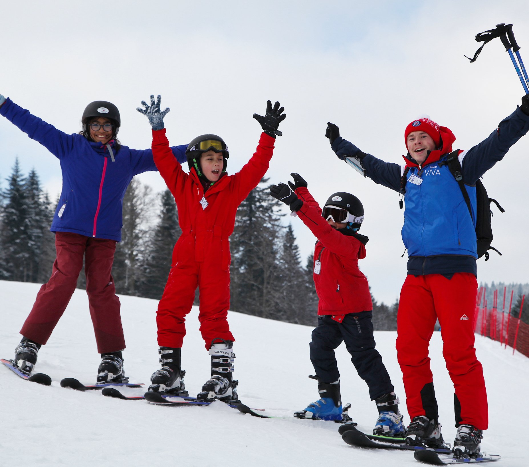 enfants qui sont en colonie de vacances au ski dans les Alpes du Sud.